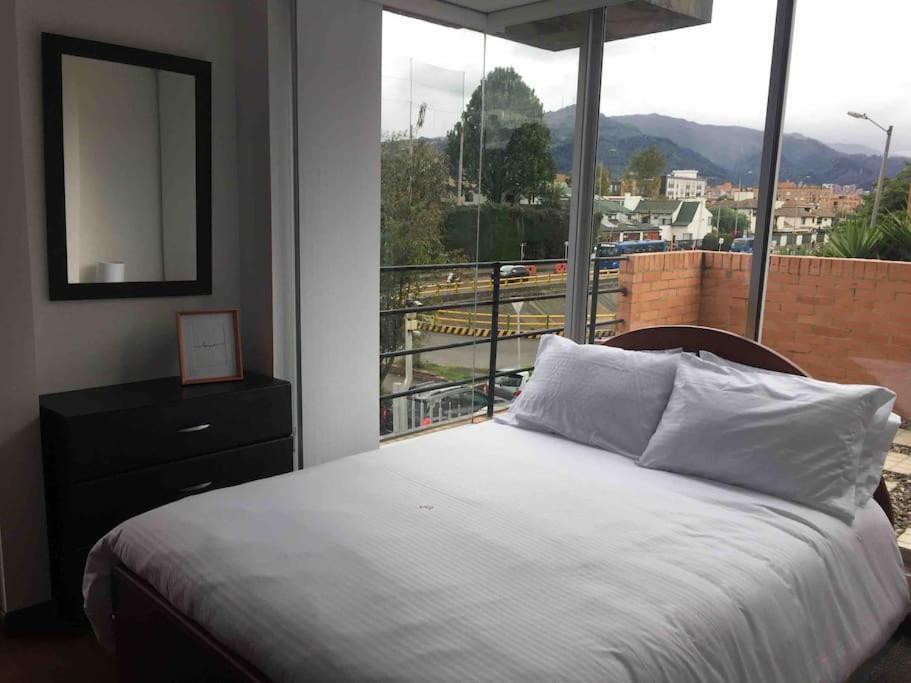 Appartement Con Terraza Privada- Clinica Reina Sofia