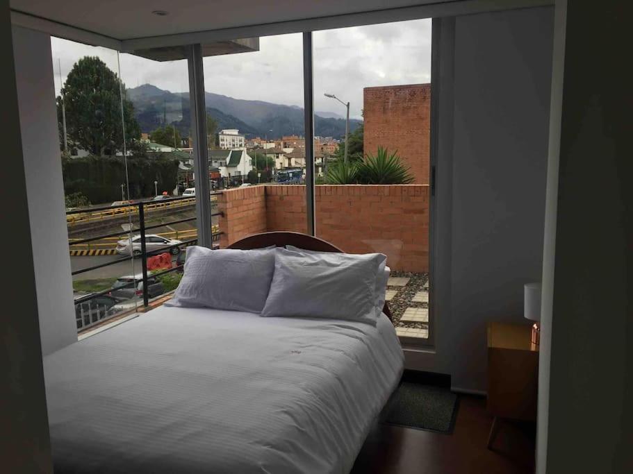 Con Terraza Privada- Clinica Reina Sofia Appartement *